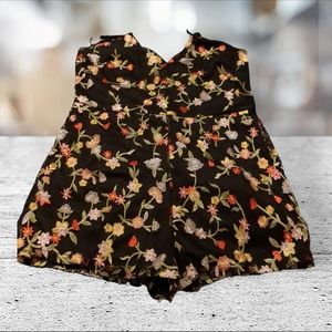 Shop 17 😍😍😍 gorgeous machine embroidered romper size L